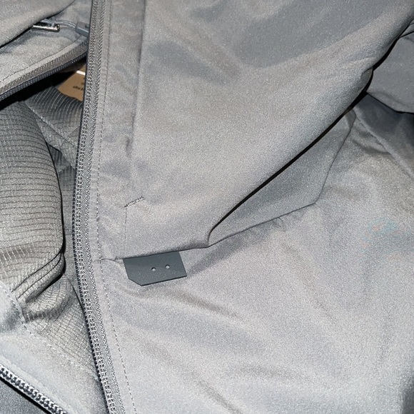 New Patagonia Women's‎ Tough Puff Hoody - Picture 6 of 6